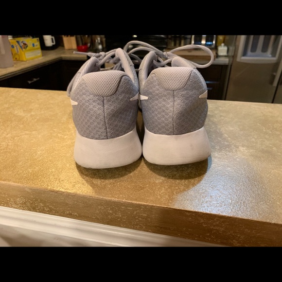 Grey Nike Tanjum Men’s - Size 9 - Picture 3 of 4